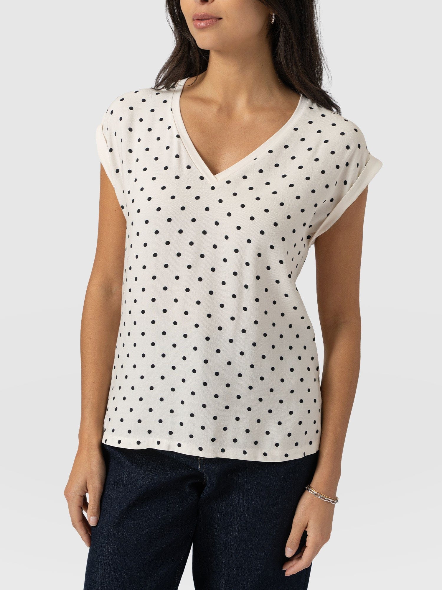 Turn Up Contrast V Neck Tee - Cream Polka Dot - Women's T-shirts | Saint + Sofia® EU