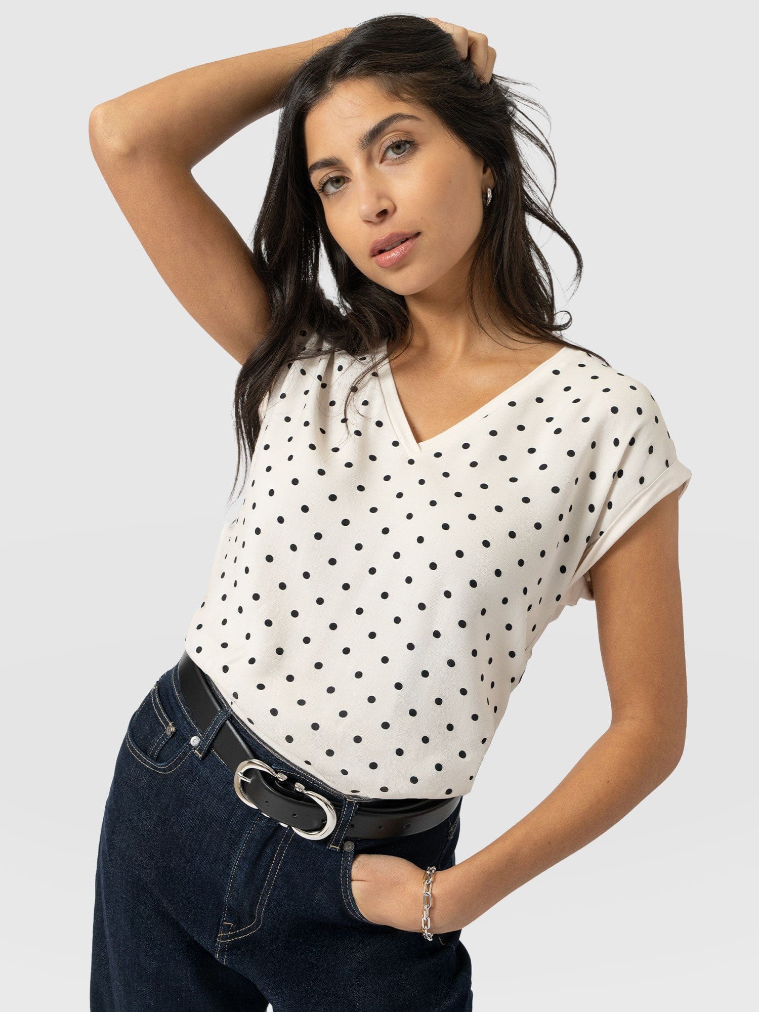 Turn Up Contrast V Neck Tee - Cream Polka Dot - Women's T-shirts | Saint + Sofia® EU
