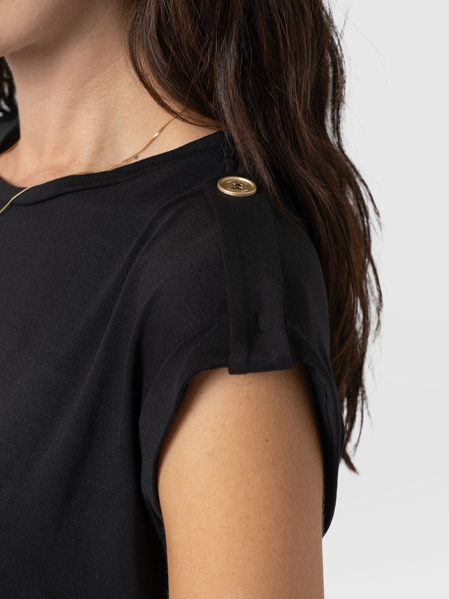Turn-Up Tee Black Rock - Women's T-Shirts | Saint + Sofia® EU
