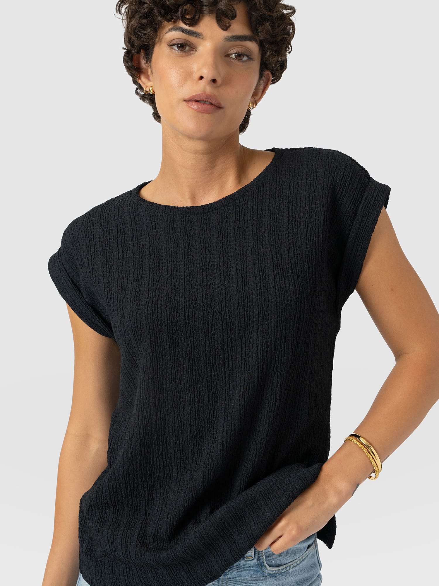 Turn Up Tee - Black Textured - Women's T-shirts | Saint and Sofia® EU
