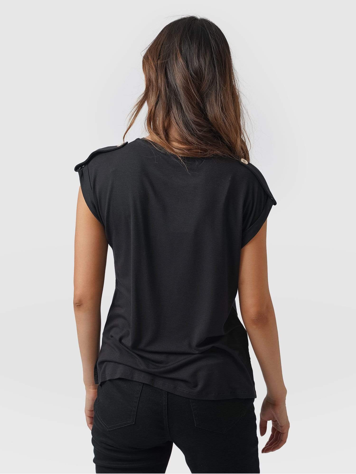 Turn-Up Tee Black - Women's T-Shirts | Saint + Sofia® EU