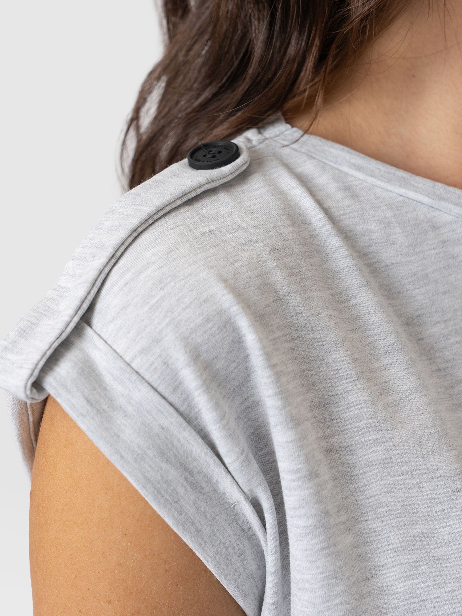 Turn-Up Tee Grey Rock - Women's T-Shirts | Saint + Sofia® EU