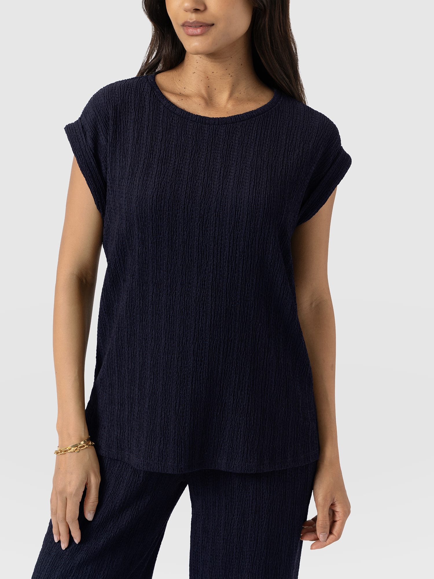 Turn Up Tee - Navy Textured - Women's T-shirts | Saint + Sofia® EU