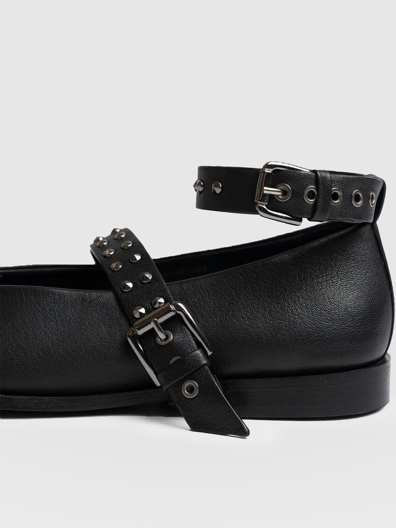 Vega Studded Ballerina Flats - Black - Women's Shoes | Saint + Sofia? EU