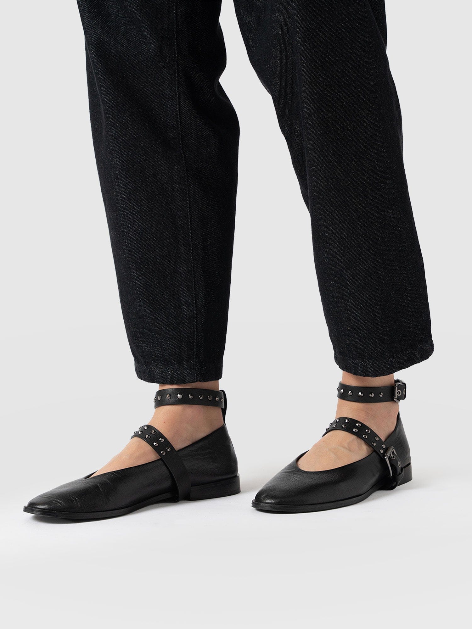 Vega Studded Ballerina Flats - Black - Women's Shoes | Saint + Sofia? EU