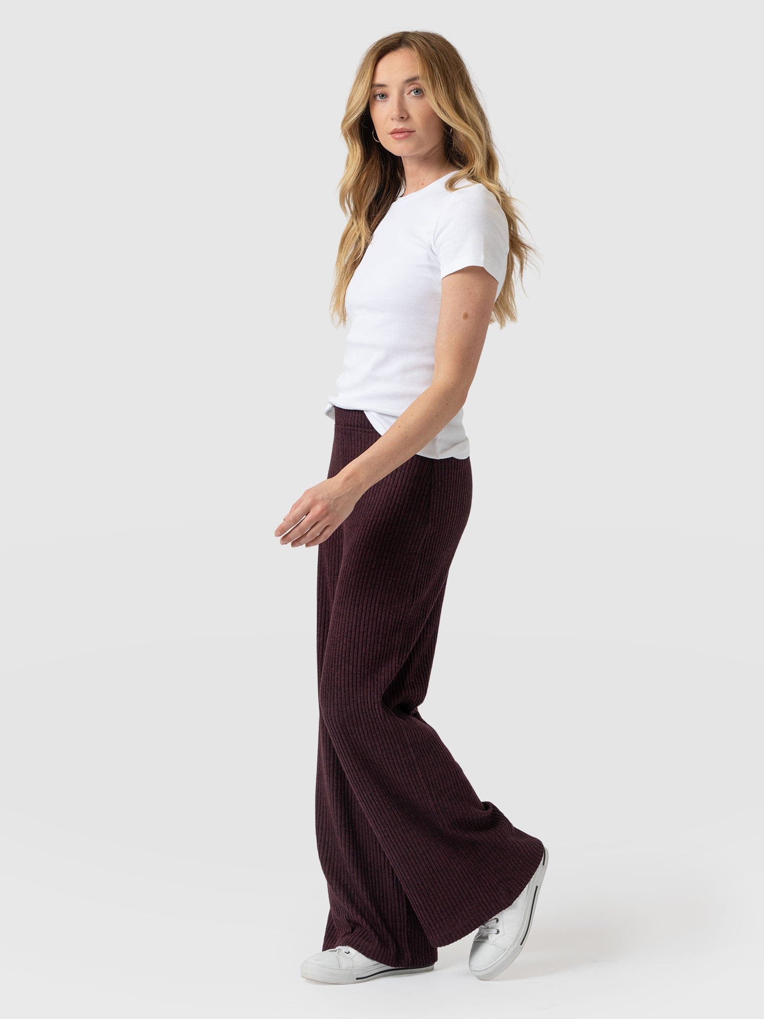 Victory Rib Wide Leg Pant Burgundy - Women's Trousers | Saint + Sofia® EU