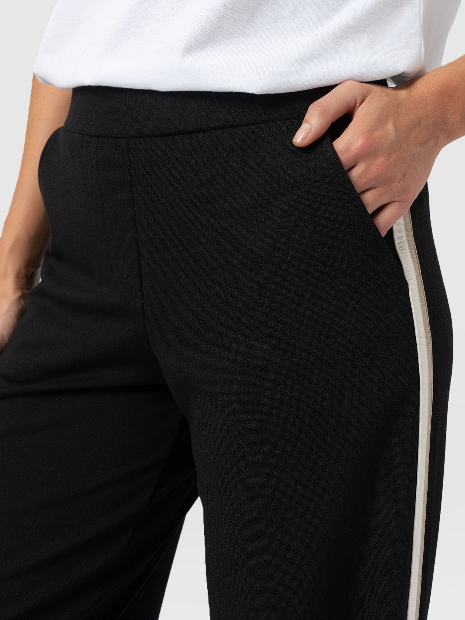 Victory Straight Leg Pant - Black - Cream/Beige Stripe - Women's Trousers | Saint + Sofia® EU