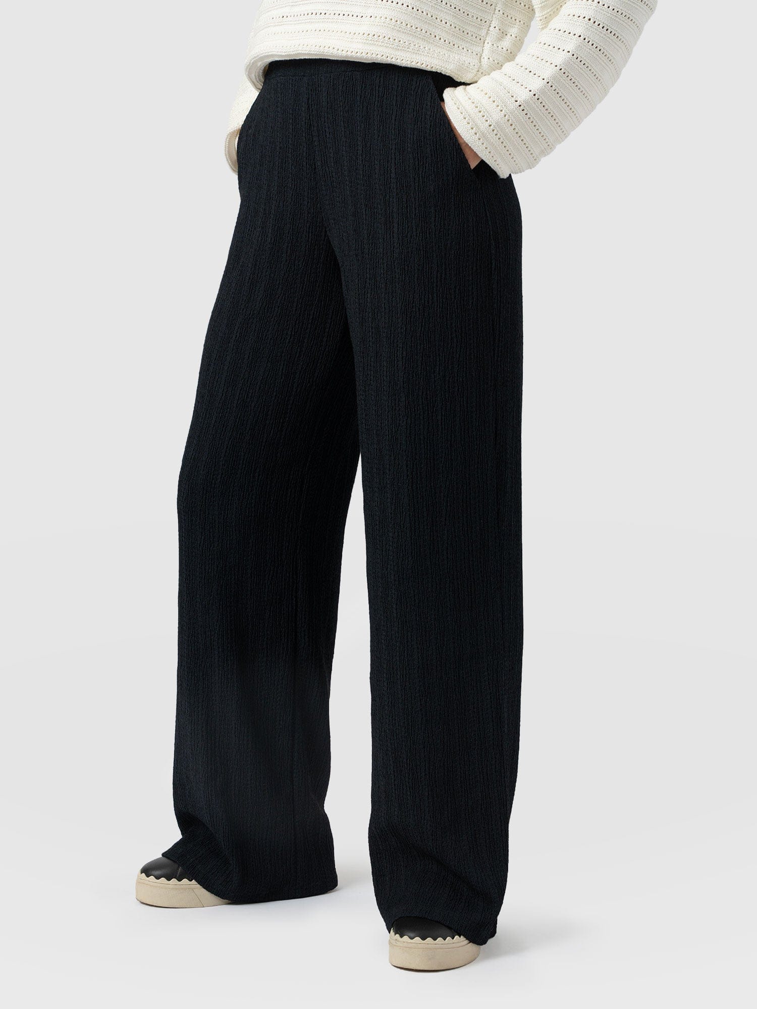 Victory Straight Leg Pant - Black Textured - Women's Trousers | Saint + Sofia® EU