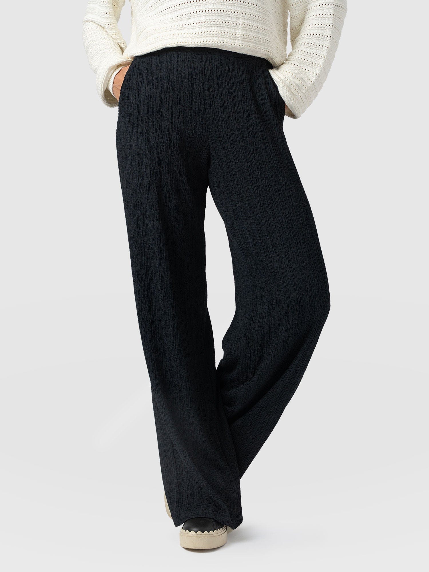 Victory Straight Leg Pant - Black Textured - Women's Trousers | Saint + Sofia® EU