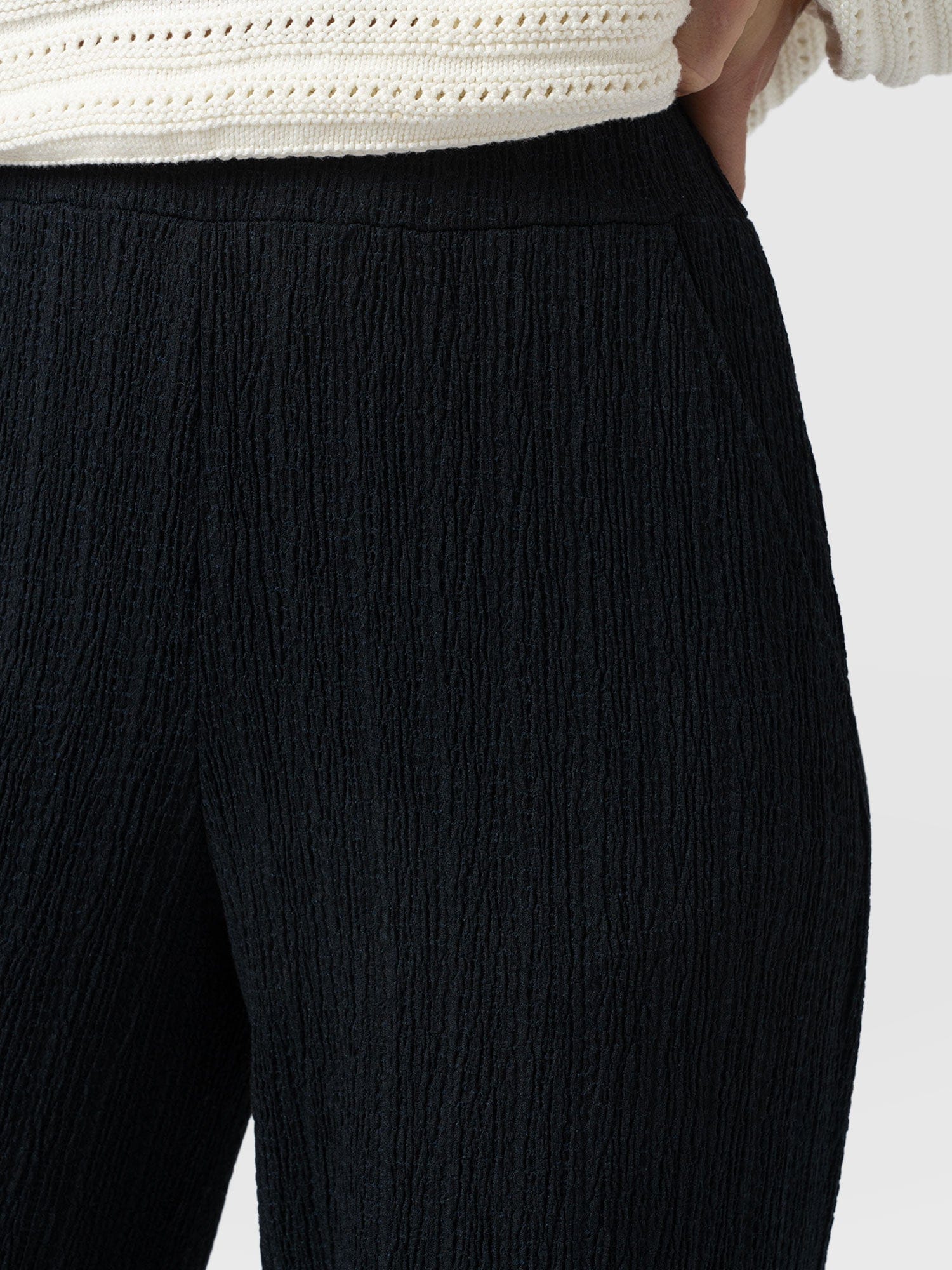 Victory Straight Leg Pant - Black Textured - Women's Trousers | Saint + Sofia® EU