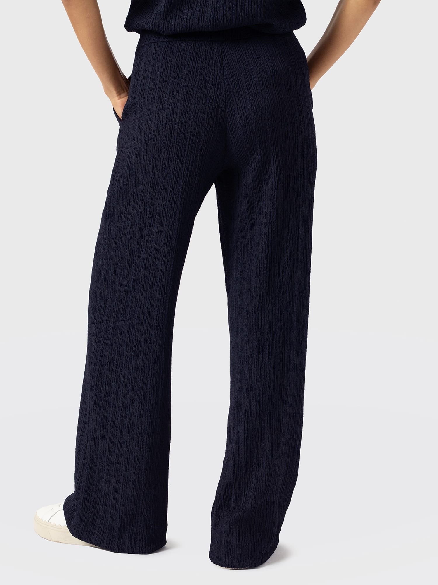 Victory Straight Leg Pant - Navy Textured - Women's Trousers | Saint + Sofia® EU