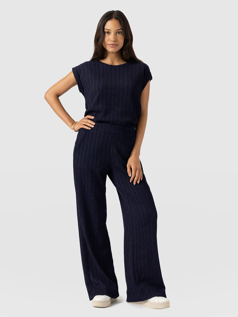 Victory Straight Leg Pant - Navy Textured - Women's Trousers | Saint + Sofia® EU