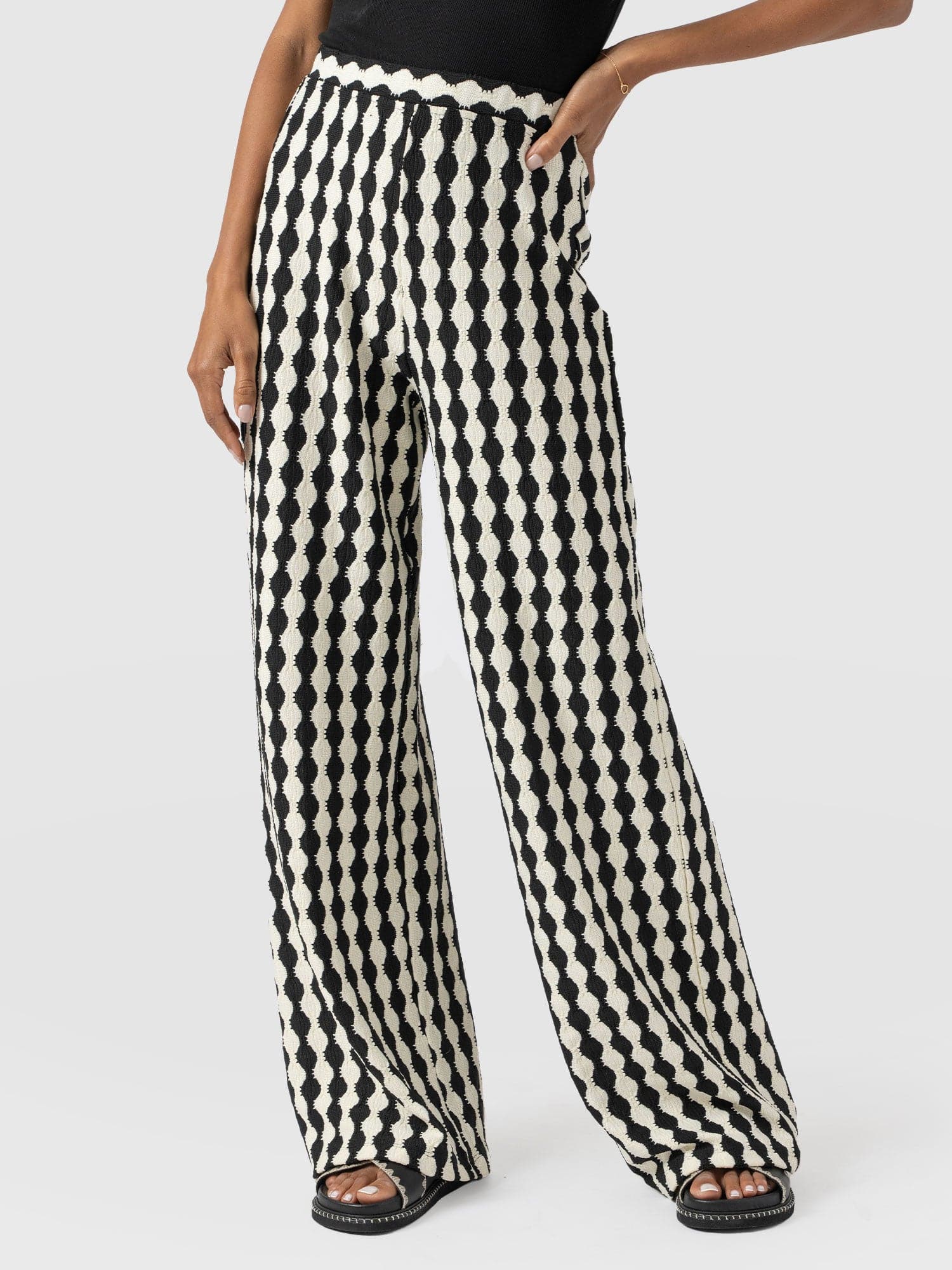 Victory Wide Leg Pant - Black/Cream - Women's Trouserss | Saint + Sofia® EU
