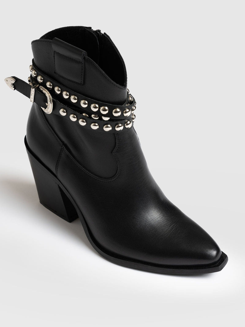 Western Studded Boot Black - Women's Leather Boots | Saint + Sofia® EU