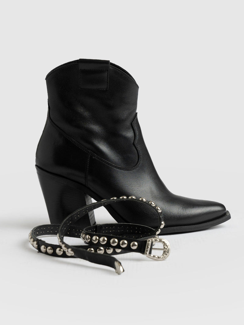 Western Studded Boot Black - Women's Leather Boots | Saint + Sofia® EU