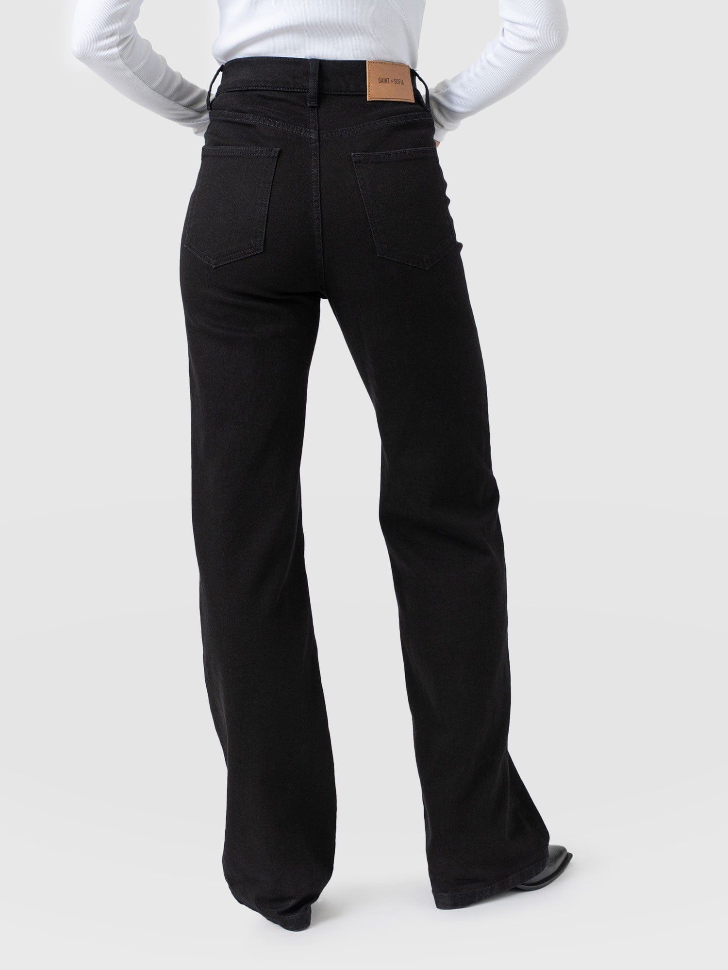 Wide Leg Jean - Black - Women's Denims | Saint + Sofia® EU