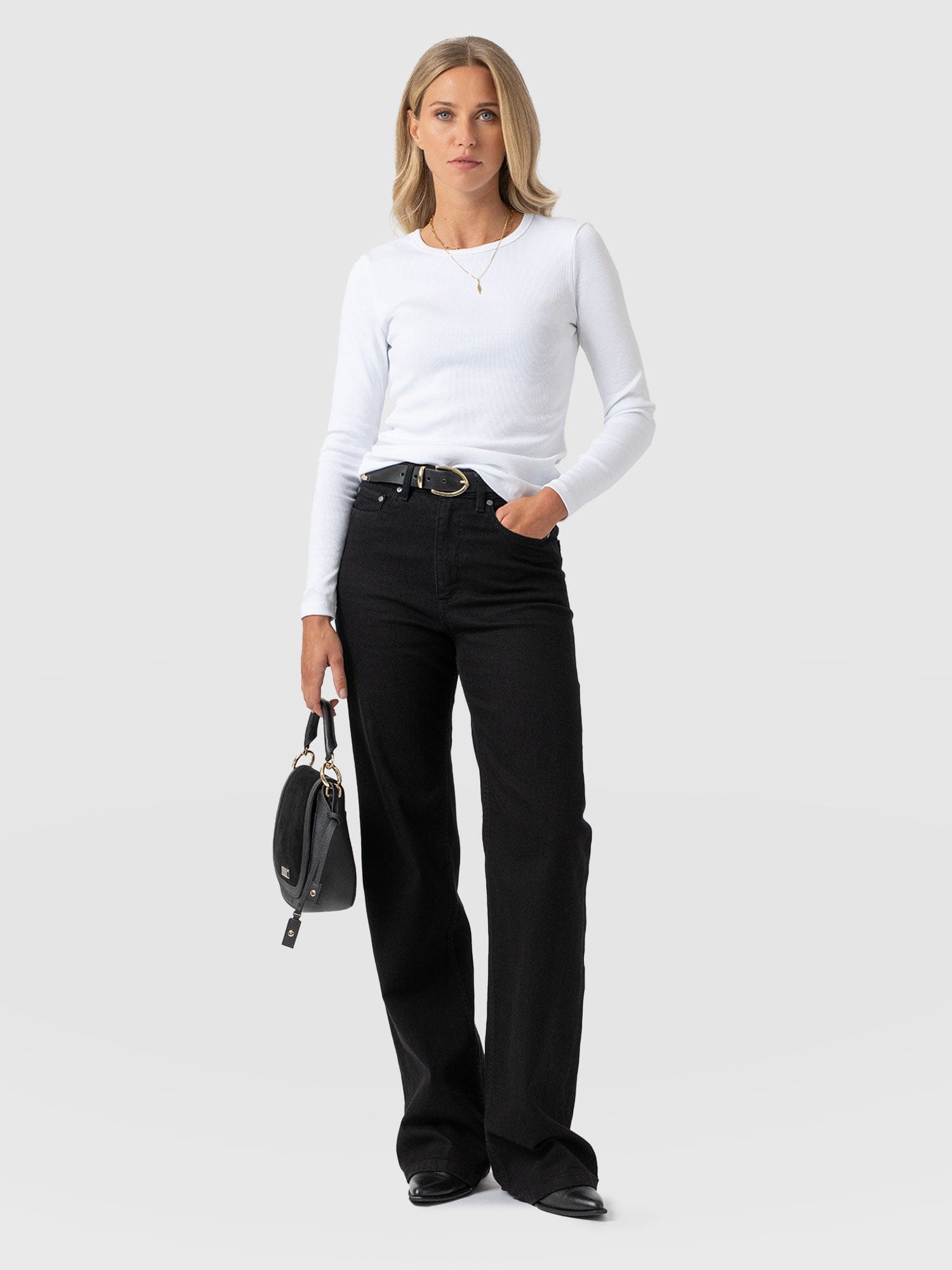Wide Leg Jean - Black - Women's Denims | Saint + Sofia® EU