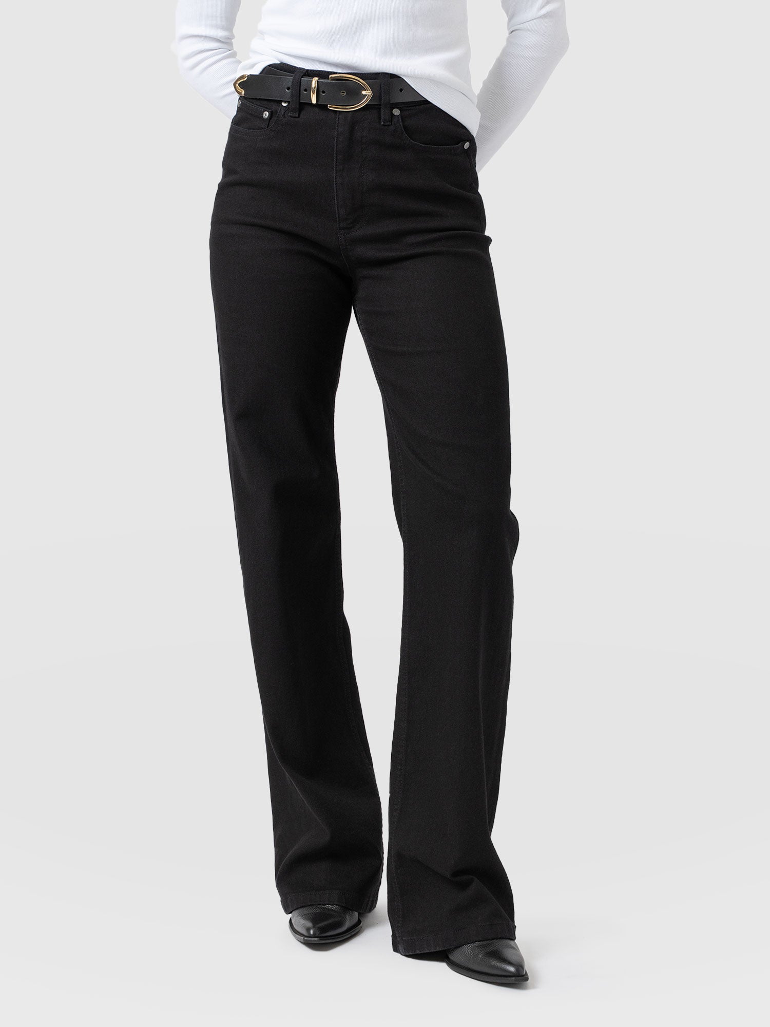 Wide Leg Jean - Black - Women's Denims | Saint + Sofia® EU