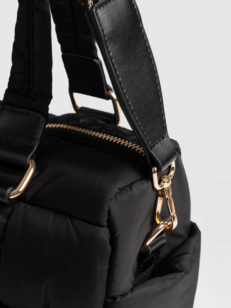 Woven Duffle Bag Black/Grey - Women's Bags | Saint + Sofia® EU
