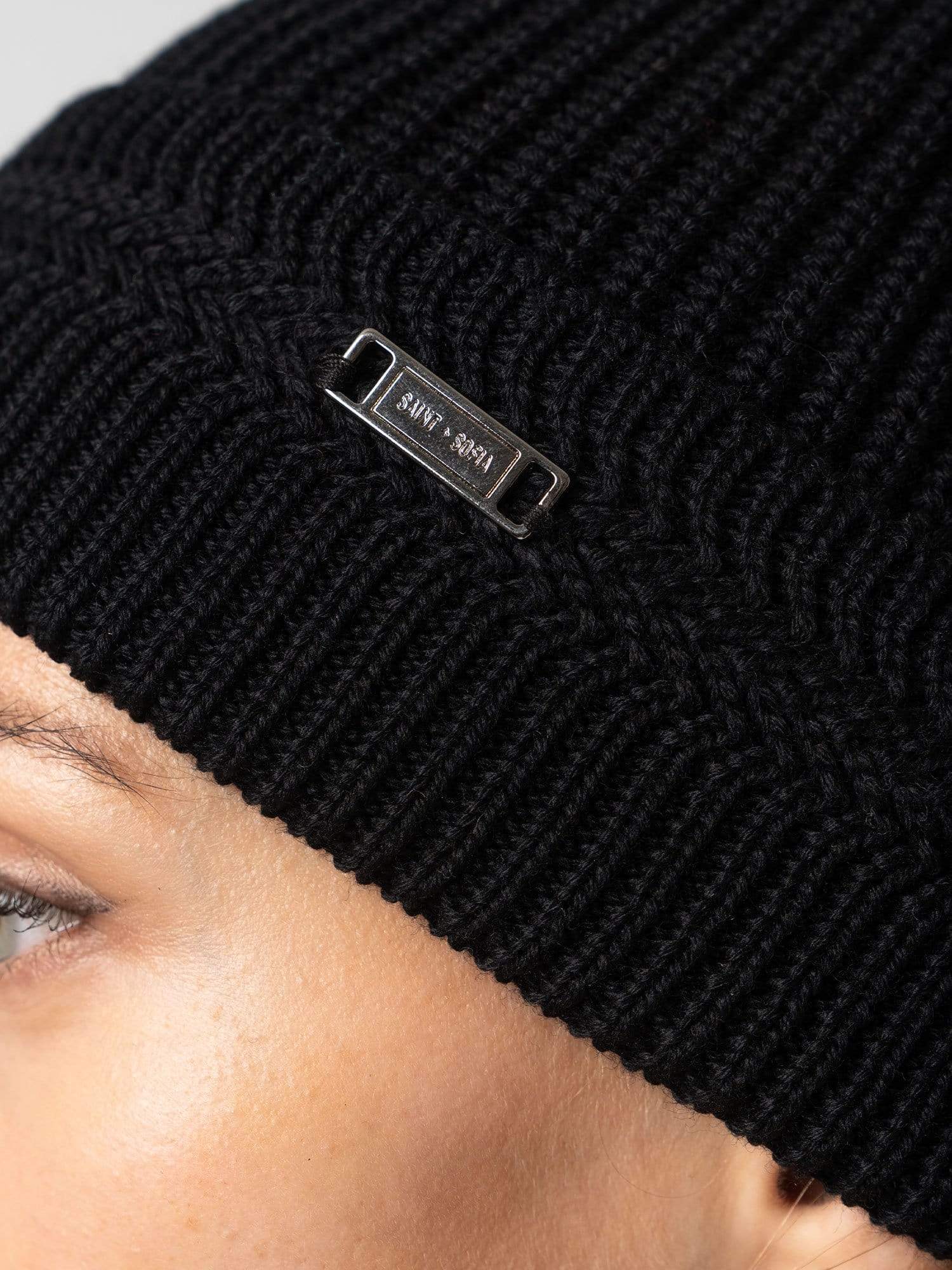 Merino Beanie Black - Women's Beanies | Saint + Sofia® EU