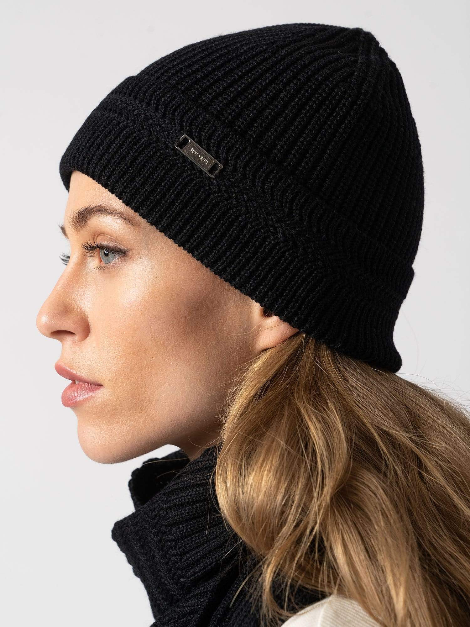 Merino Beanie Black - Women's Beanies | Saint + Sofia® EU
