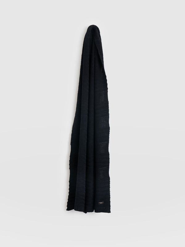 Merino Scarf Black - Women's Scarves | Saint + Sofia® EU
