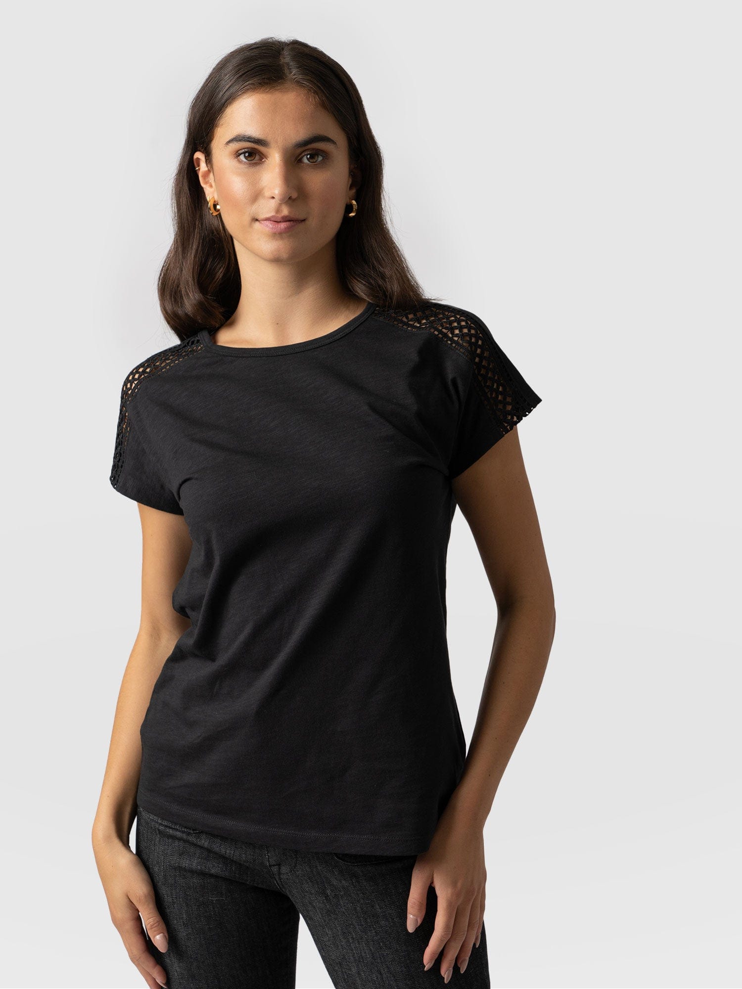 Reveal Lace Tee Black - Women's T- Shirts | Saint + Sofia® EU