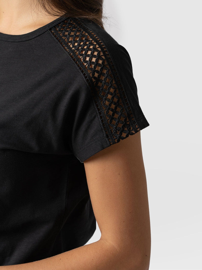 Reveal Lace Tee Black - Women's T- Shirts | Saint + Sofia® EU
