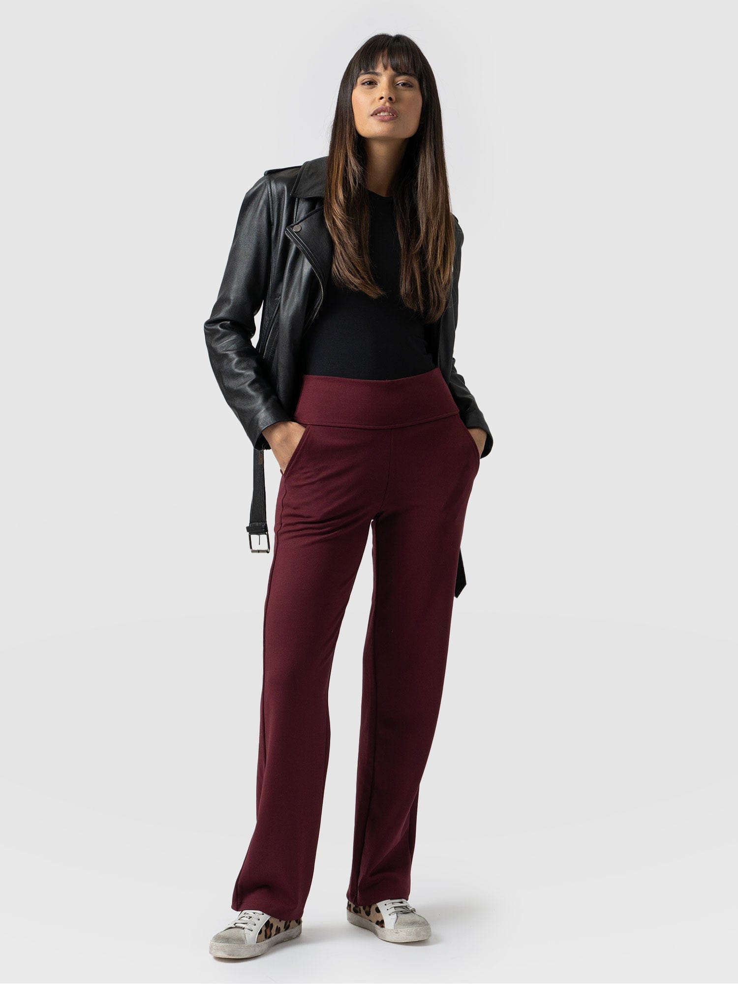 Runway Pant Burgundy - Women's Trousers | Saint + Sofia® EU