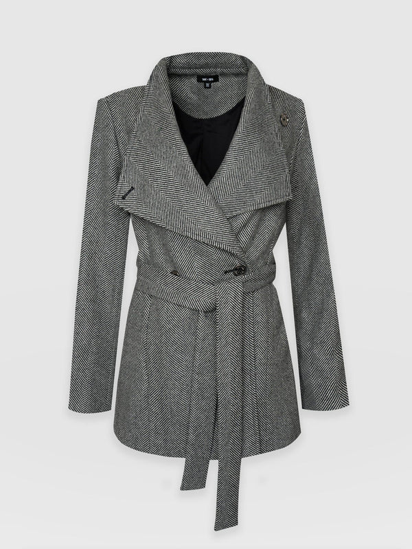 Sienna Wrap Coat Chevron - Women's Wool Coats | Saint + Sofia® EU