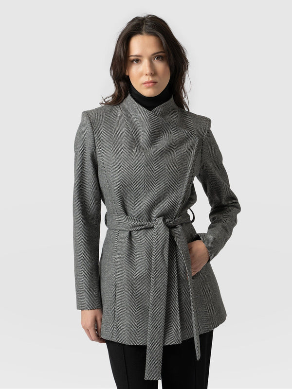 Sienna Wrap Coat Chevron - Women's Wool Coats | Saint + Sofia® EU